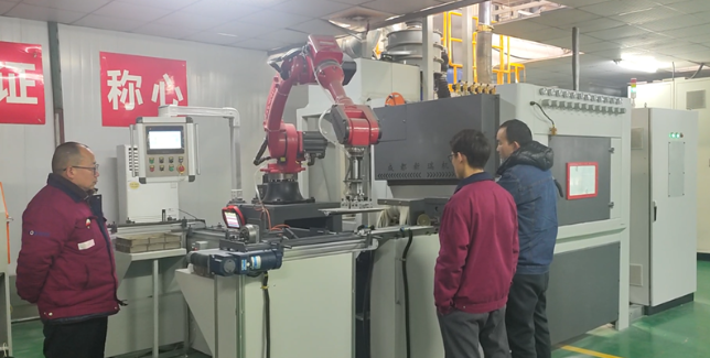 白沙自动喷砂机选型要点，看完少走弯路。